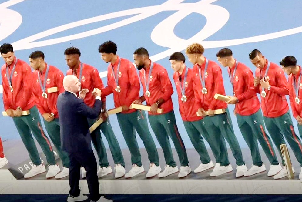  لاعبو المنتخب الأولمبي يتسلمون الميدالية البرونزية.. ورحيمي هدافا لأولمبياد باريس